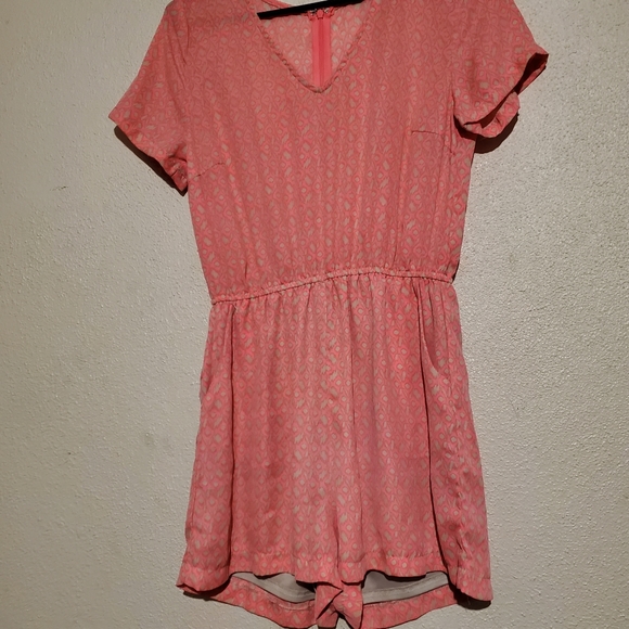 ROMPER - Picture 2 of 2